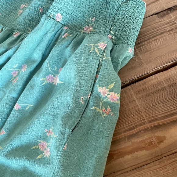 American Eagle Floral Shorts - Picture 4 of 4